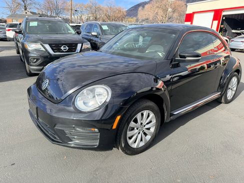 Used 2017 Volkswagen Beetle 1.8T S image 8