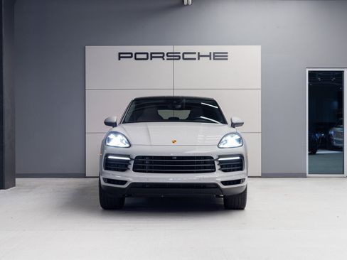 Used 2023 Porsche Cayenne Platinum Edition image 10