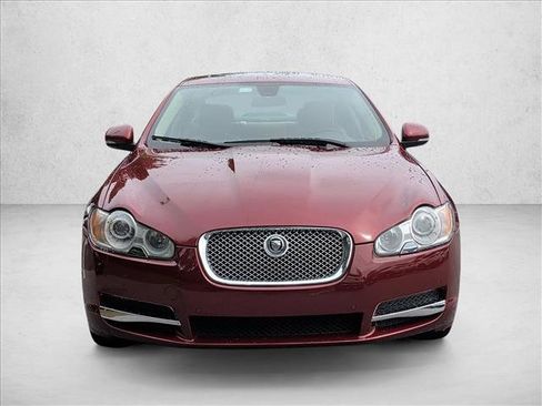 Used 2010 Jaguar XF Premium RWD image 2