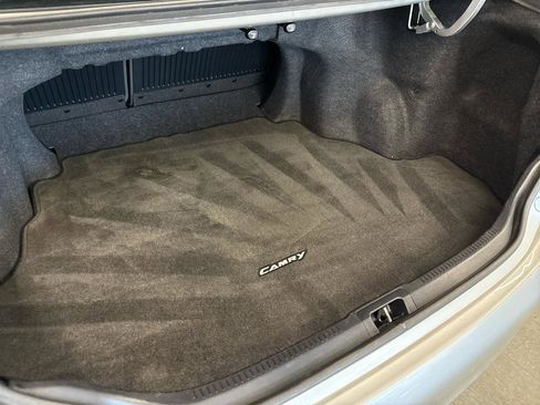 Used 2012 Toyota Camry SE w/ Leather Pkg FWD image 44