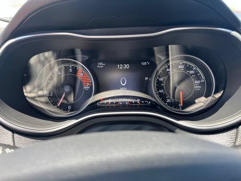 Used 2020 Jeep Cherokee Trailhawk AWD/4WD image 17