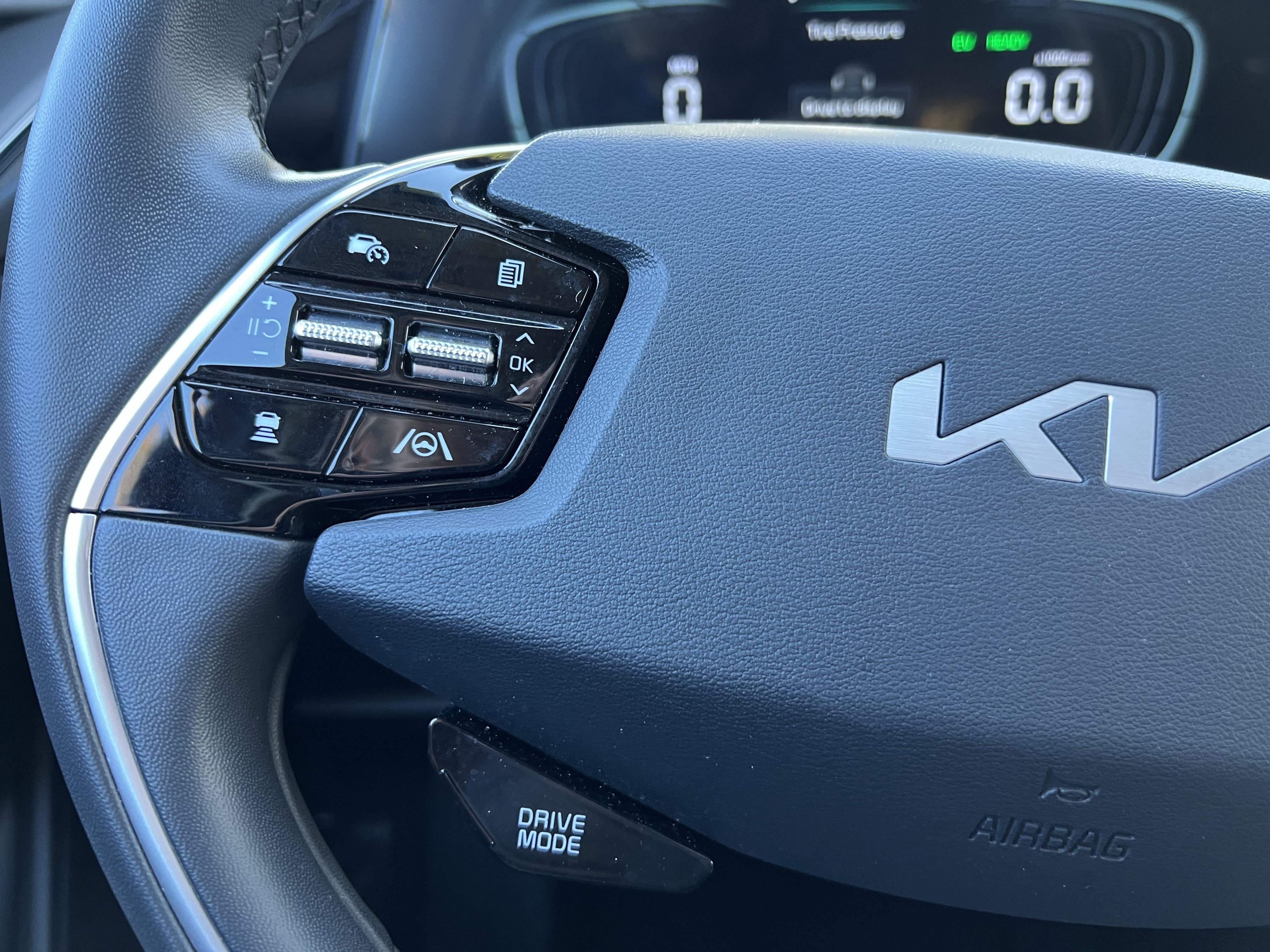 Used 2025 Kia Niro EX FWD image 19