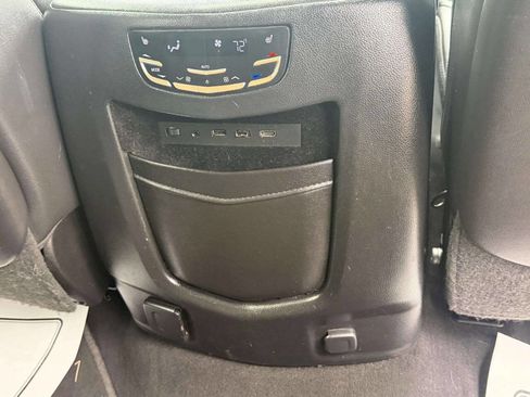 Used 2017 Cadillac Escalade ESV Luxury image 31