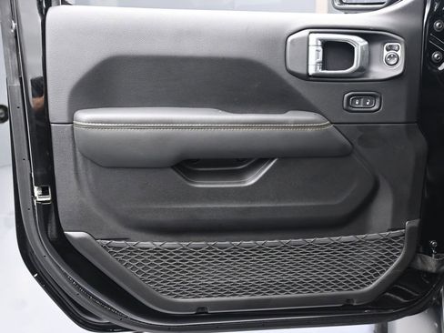 Used 2024 Jeep Gladiator Sport w/ Premium Package image 23