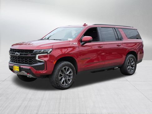 Used 2023 Chevrolet Suburban Z71 w/ Z71 Off-Road Package AWD/4WD image 3