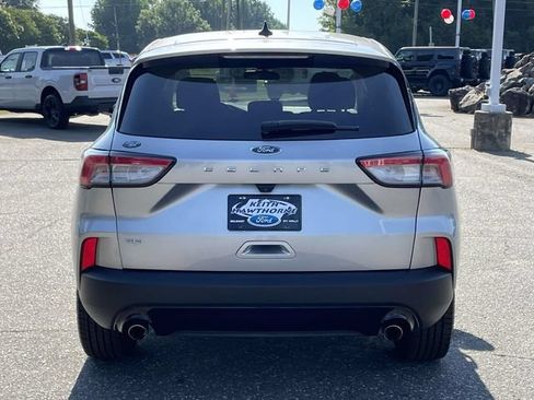 Certified 2022 Ford Escape SE w/ SE Sport Appearance Package FWD image 5