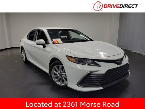 Used 2021 Toyota Camry LE FWD image 1