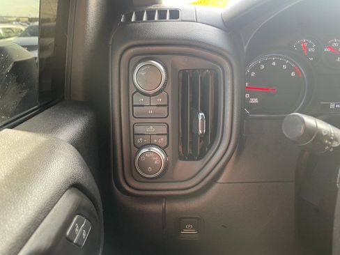 Used 2021 GMC Sierra 2500 4x4 Crew Cab w/ Convenience Package image 12