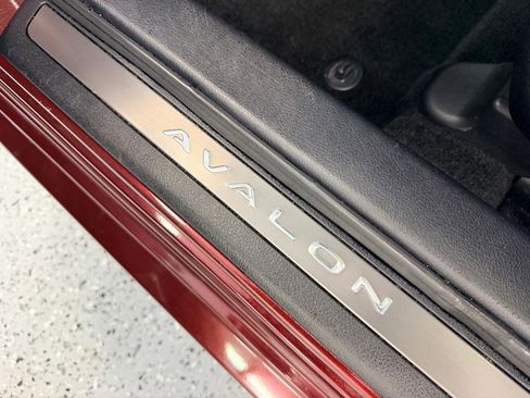 Used 2015 Toyota Avalon Limited FWD image 16