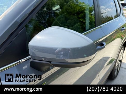 Used 2023 Volkswagen Taos SE w/ Panoramic Sunroof Package AWD/4WD image 10
