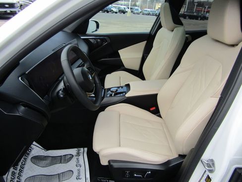 Used 2025 BMW X3 xDrive30i w/ Premium Package image 11