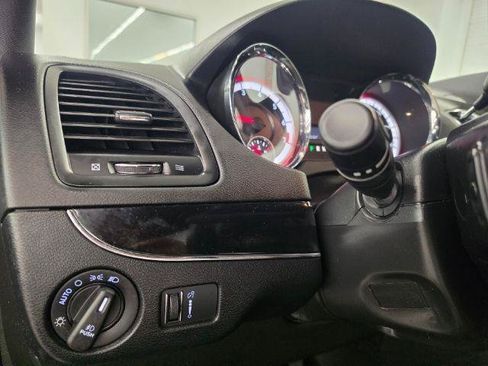 Used 2018 Dodge Grand Caravan SE FWD image 8
