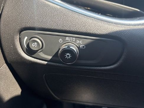 Used 2020 Chevrolet Malibu LT image 39