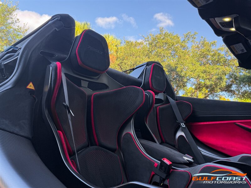 Used 2022 McLaren 765LT RWD image 33