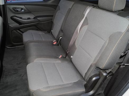 Used 2021 Chevrolet Traverse LS image 24