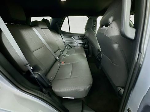 Used 2025 Toyota 4Runner SR5 AWD/4WD image 27