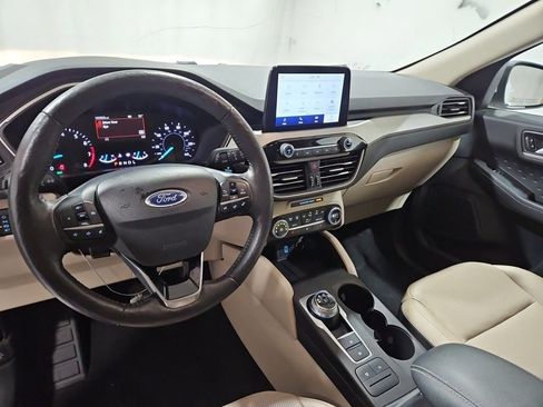Used 2020 Ford Escape SEL image 9