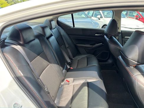 Used 2024 Nissan Altima 2.5 SR FWD image 14