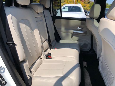 New 2026 Mercedes-Benz GLB 250 4MATIC image 33