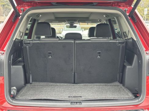 Certified 2025 Volkswagen Atlas SEL Premium R-Line image 12