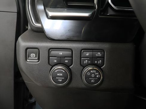 Used 2025 Chevrolet Silverado 2500 LT w/ Trail Boss Package AWD/4WD image 16