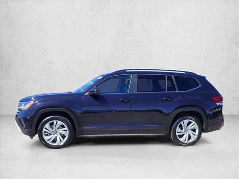 Used 2022 Volkswagen Atlas SE image 2
