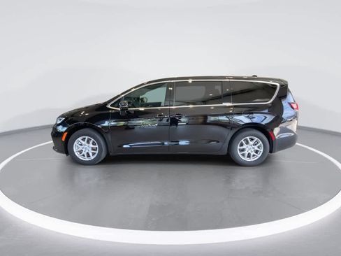 Used 2025 Chrysler Pacifica Select FWD image 5