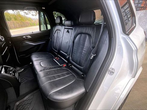 Used 2021 BMW X5 xDrive40i w/ M Sport Package image 33