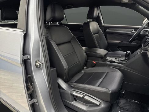 Used 2021 Volkswagen Atlas Cross Sport SE image 28