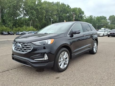 Certified 2023 Ford Edge Titanium AWD/4WD image 3