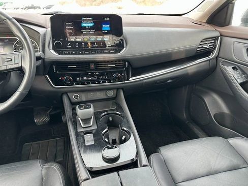 Used 2022 Nissan Rogue SL w/ SL Premium Package image 15