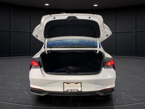 Used 2021 Hyundai Elantra SEL w/ Convenience Package image 14