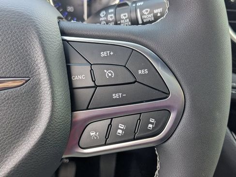 New 2026 Chrysler Pacifica Select FWD image 24