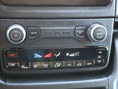 Used 2025 RAM ProMaster 2500 w/ Convenience Group FWD image 16