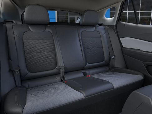 New 2026 Chevrolet Trax LT w/ Driver Confidence Package FWD image 18