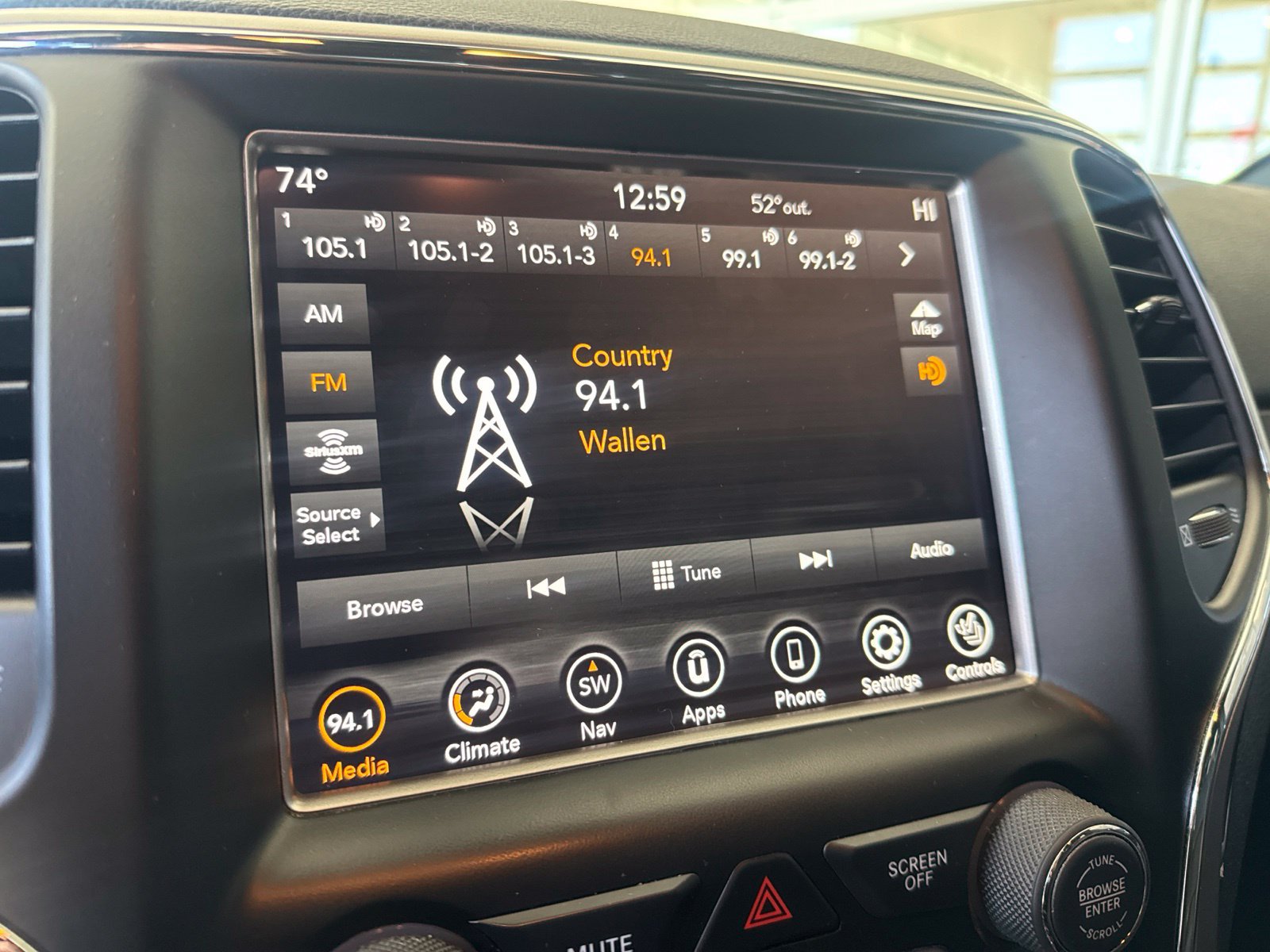 Used 2018 Jeep Grand Cherokee Limited w/ Trailer Tow Group IV AWD/4WD image 34