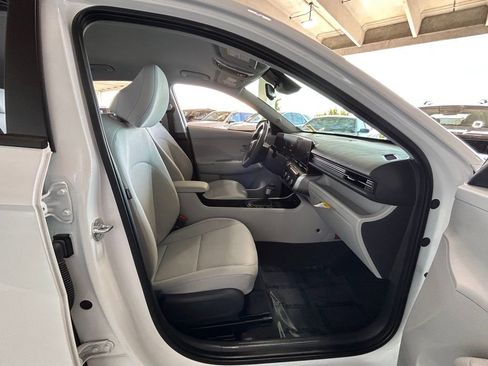 Used 2024 Hyundai Kona SE image 29