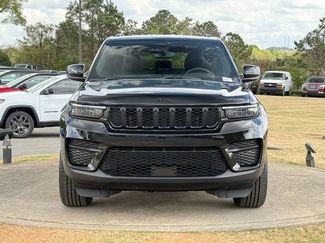 Used 2024 Jeep Grand Cherokee Altitude AWD/4WD video 2