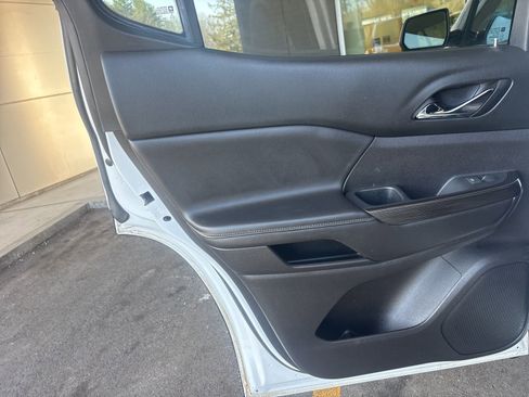 Used 2017 GMC Acadia SLT image 63