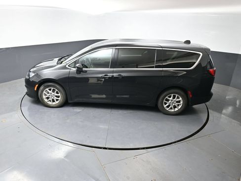 Used 2023 Chrysler Voyager LX FWD image 45