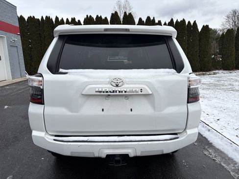 Used 2024 Toyota 4Runner SR5 Premium image 4