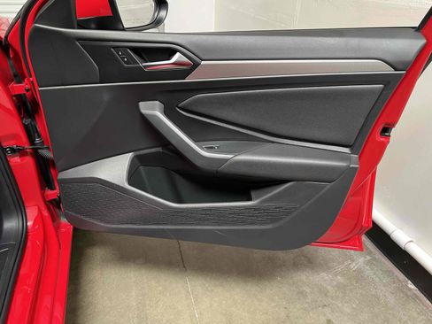 Used 2020 Volkswagen Jetta SE image 64