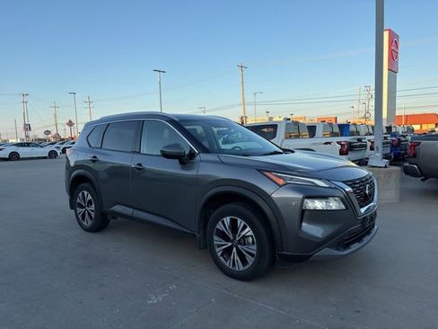 Certified 2021 Nissan Rogue SV w/ Premium Package image 2