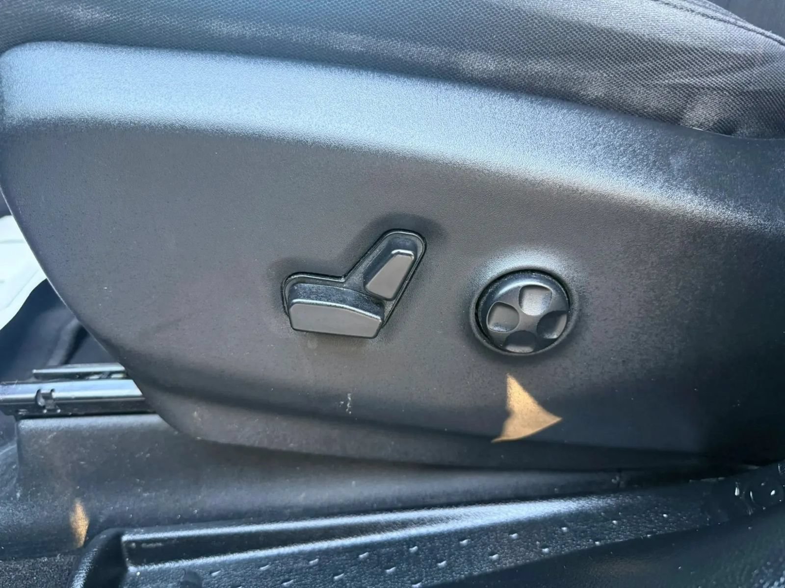 Used 2024 Chrysler Pacifica Touring FWD image 25