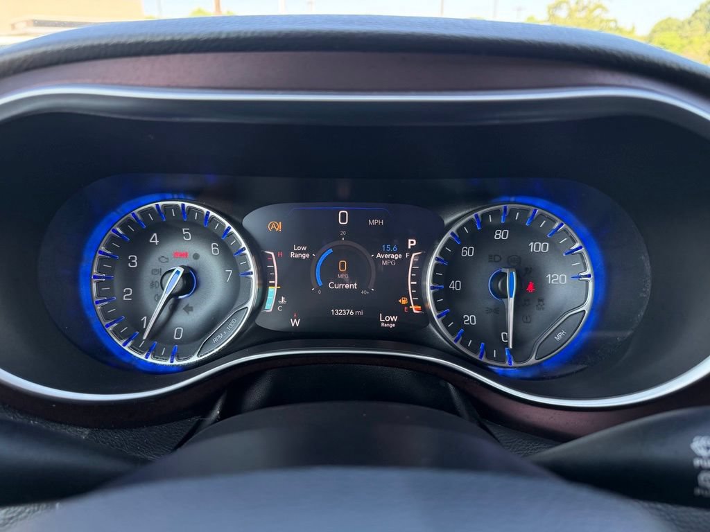 Used 2020 Chrysler Pacifica Limited FWD image 16