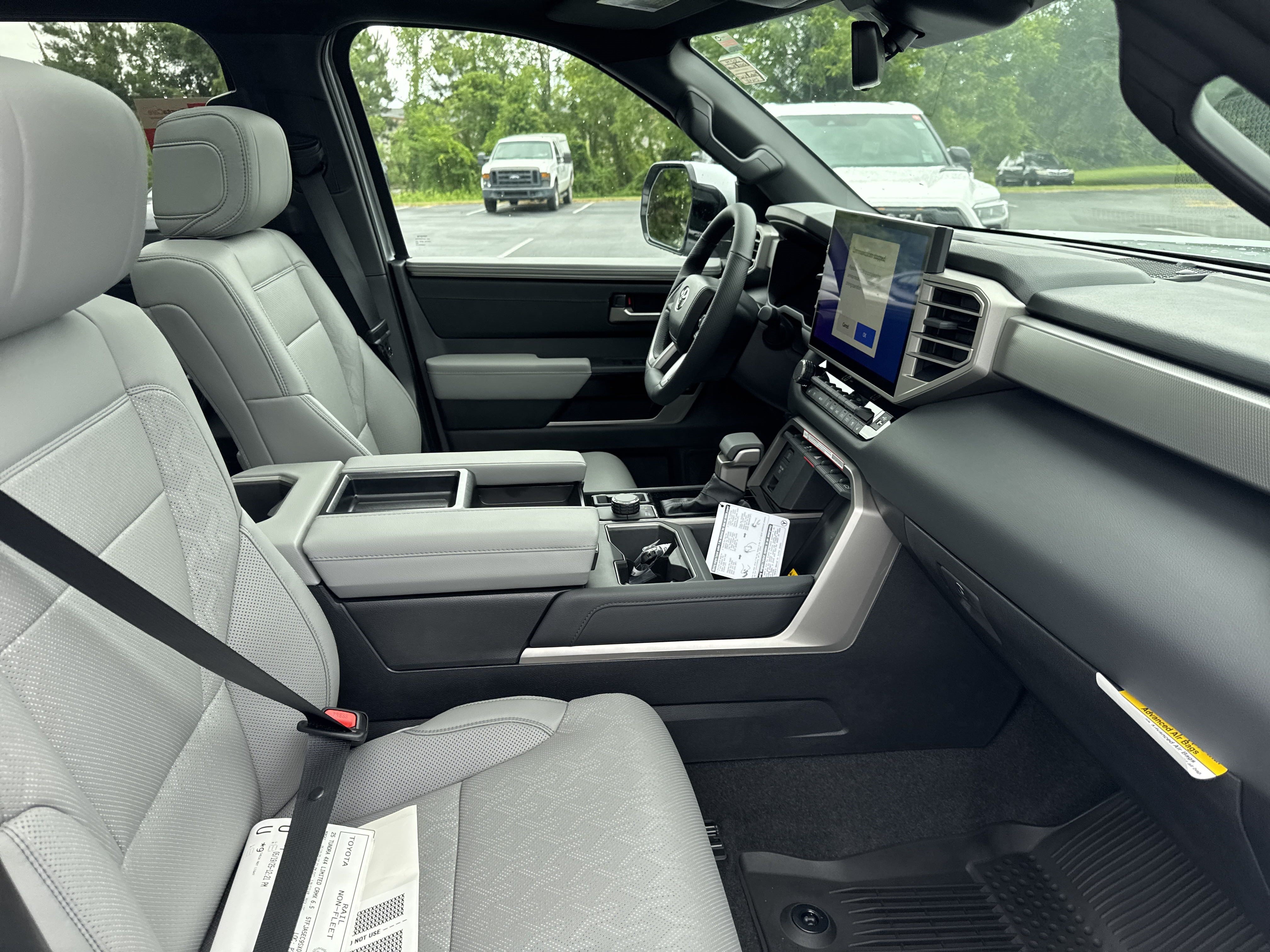 New 2025 Toyota Tundra Limited w/ Power Package AWD/4WD image 34