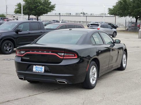 Used 2019 Dodge Charger SXT RWD image 6