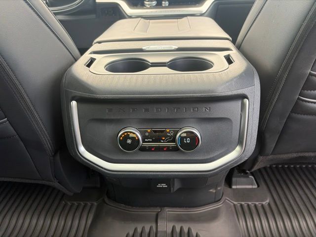 Used 2025 Ford Expedition Max Platinum w/ Stealth Appearance Package AWD/4WD image 26