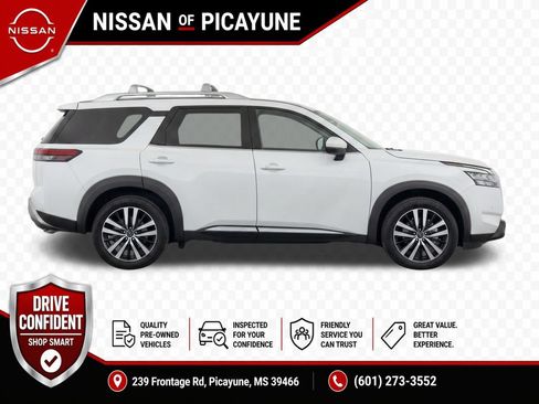 Certified 2025 Nissan Pathfinder Platinum w/ Cargo Package FWD image 11