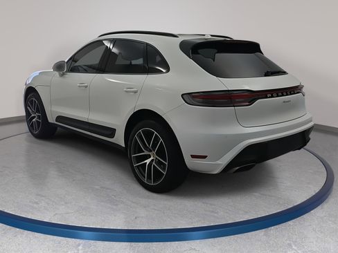 Used 2023 Porsche Macan Turbo AWD/4WD image 7